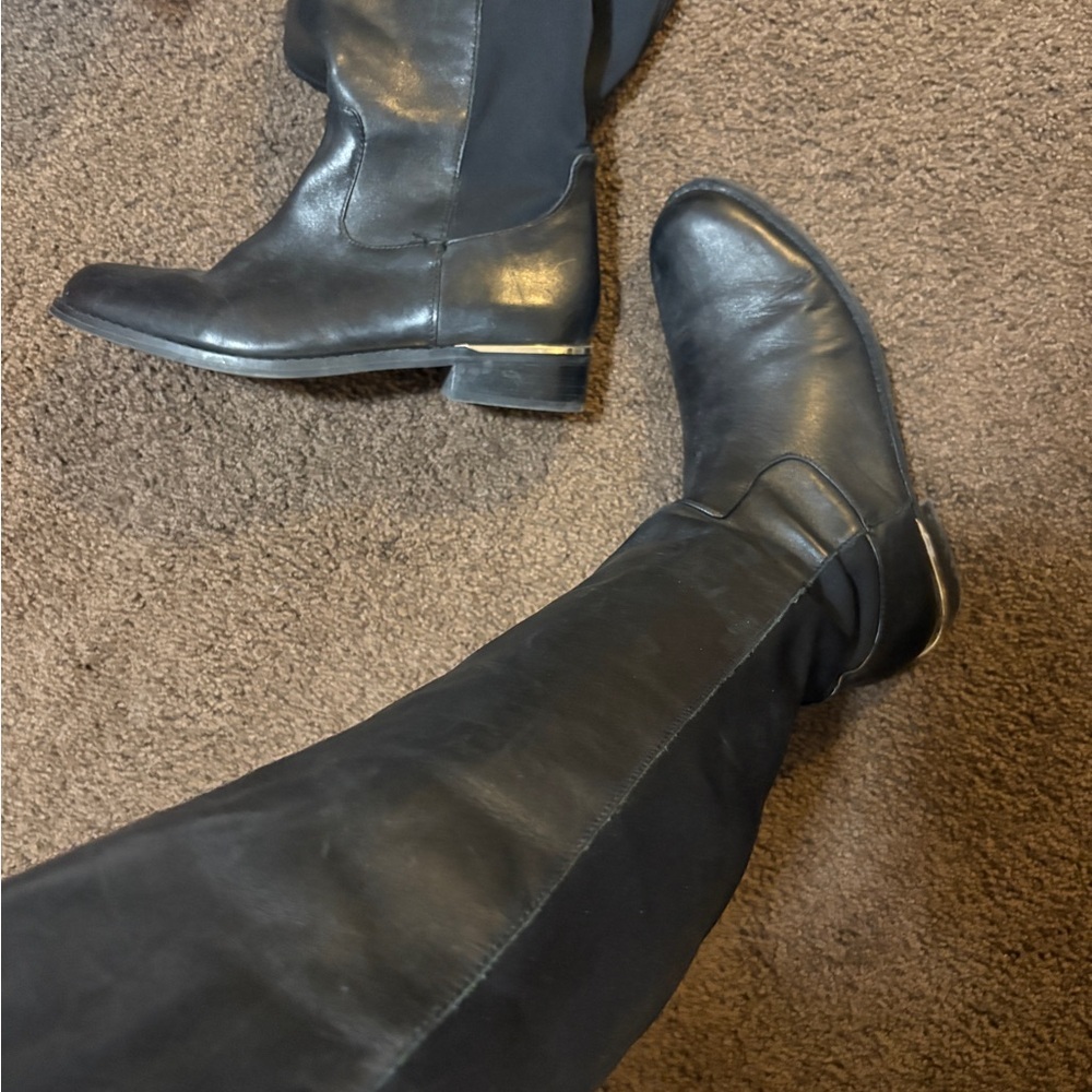 CHANTEL Black Leather knee high boots. Sz 8.5 - Picture 5 of 6